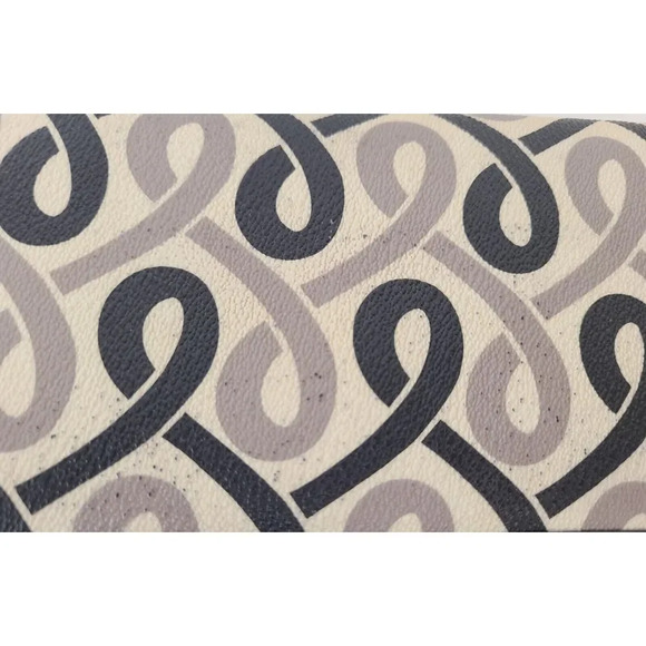 Juicy Couture Travel Wallet ID & Passport‎ Holder - Picture 11 of 11